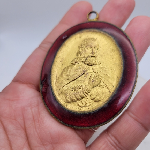 Vintage Gold and Red Oval Religious Pendant - Picture 6 of 8